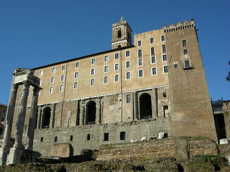 Tabularium med det under medeltiden påbyggda Senatorpalatset.